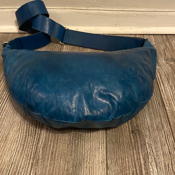 M0851 Half Moon Hobo leather bag - Picture 10 of 15